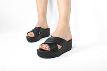 Carica l'immagine nel visualizzatore di Gallery, Sandali Donna In Pelle Colore Nero