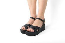 Carica l'immagine nel visualizzatore di Gallery, Sandali Donna In Pelle Colore Nero