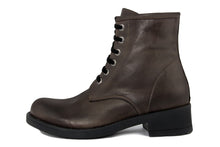 Carica l'immagine nel visualizzatore di Gallery, Anfibio Donna in Pelle Marrone