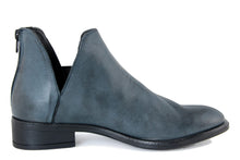 Carica l'immagine nel visualizzatore di Gallery, Stivaletto Donna in Pelle Blu