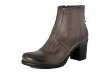 Carica l'immagine nel visualizzatore di Gallery, Stivaletto con tacco Donna in Pelle Marrone