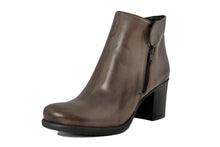 Carica l'immagine nel visualizzatore di Gallery, Stivaletto con tacco Donna in Pelle Marrone