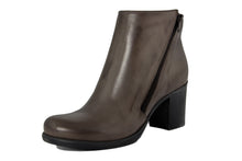 Carica l'immagine nel visualizzatore di Gallery, Stivaletto con tacco Donna in Pelle Marrone