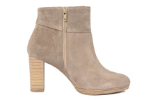 Carica l'immagine nel visualizzatore di Gallery, Stivaletti Donna In Pelle Beige