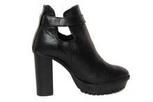 Carica l'immagine nel visualizzatore di Gallery, Stivaletto con tacco Donna in Pelle Nero