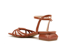Carica l'immagine nel visualizzatore di Gallery, Sandali Donna colore Cuoio