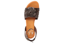 Carica l'immagine nel visualizzatore di Gallery, Sandali flat Donna in Pelle Marrone