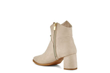 Carica l'immagine nel visualizzatore di Gallery, Stivaletti Donna colore Beige