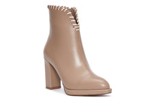 Carica l'immagine nel visualizzatore di Gallery, Stivaletti Donna colore Beige
