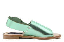 Carica l&#39;immagine nel visualizzatore di Gallery, Sandalo flat in vera pelle Made in Italy Donna colore lam Verde
