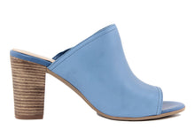 Carica l&#39;immagine nel visualizzatore di Gallery, Mule e zoccoli Donna in Pelle Blu
