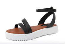 Carica l&#39;immagine nel visualizzatore di Gallery, Sandali Platform Made in Italy in pelle colore Nero
