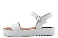 Carica l&#39;immagine nel visualizzatore di Gallery, Sandali Platform Made in Italy in pelle colore Bianco
