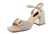 Carica l&#39;immagine nel visualizzatore di Gallery, Sandali Donna colore Beige
