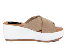 Carica l&#39;immagine nel visualizzatore di Gallery, Sandali con zeppa Donna in Pelle camoscio Beige
