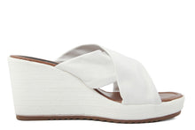 Carica l&#39;immagine nel visualizzatore di Gallery, Sandalo con zeppa vera pelle Made in Italy Donna colore Bianco
