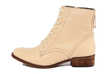 Carica l&#39;immagine nel visualizzatore di Gallery, Anfibio Donna in Pelle Beige
