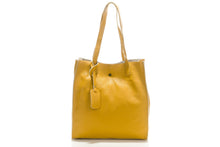 Carica l&#39;immagine nel visualizzatore di Gallery, Borse Donna colore Giallo in pelle Made in Italy
