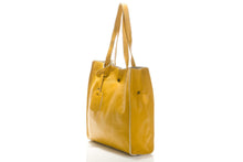 Carica l&#39;immagine nel visualizzatore di Gallery, Borse Donna colore Giallo in pelle Made in Italy
