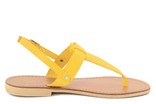 Carica l&#39;immagine nel visualizzatore di Gallery, Sandalo flat in Pelle Giallo
