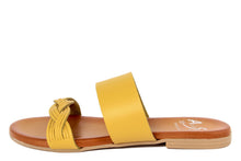 Carica l&#39;immagine nel visualizzatore di Gallery, Sandali flat Donna in Pelle Giallo

