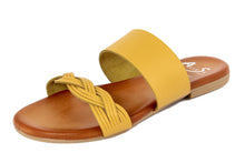 Carica l&#39;immagine nel visualizzatore di Gallery, Sandali flat Donna in Pelle Giallo
