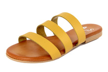 Carica l&#39;immagine nel visualizzatore di Gallery, Sandali flat Donna in Pelle Giallo
