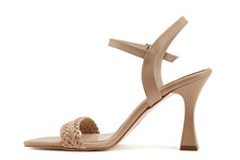 Carica l&#39;immagine nel visualizzatore di Gallery, Sandalo Donna colore Beige

